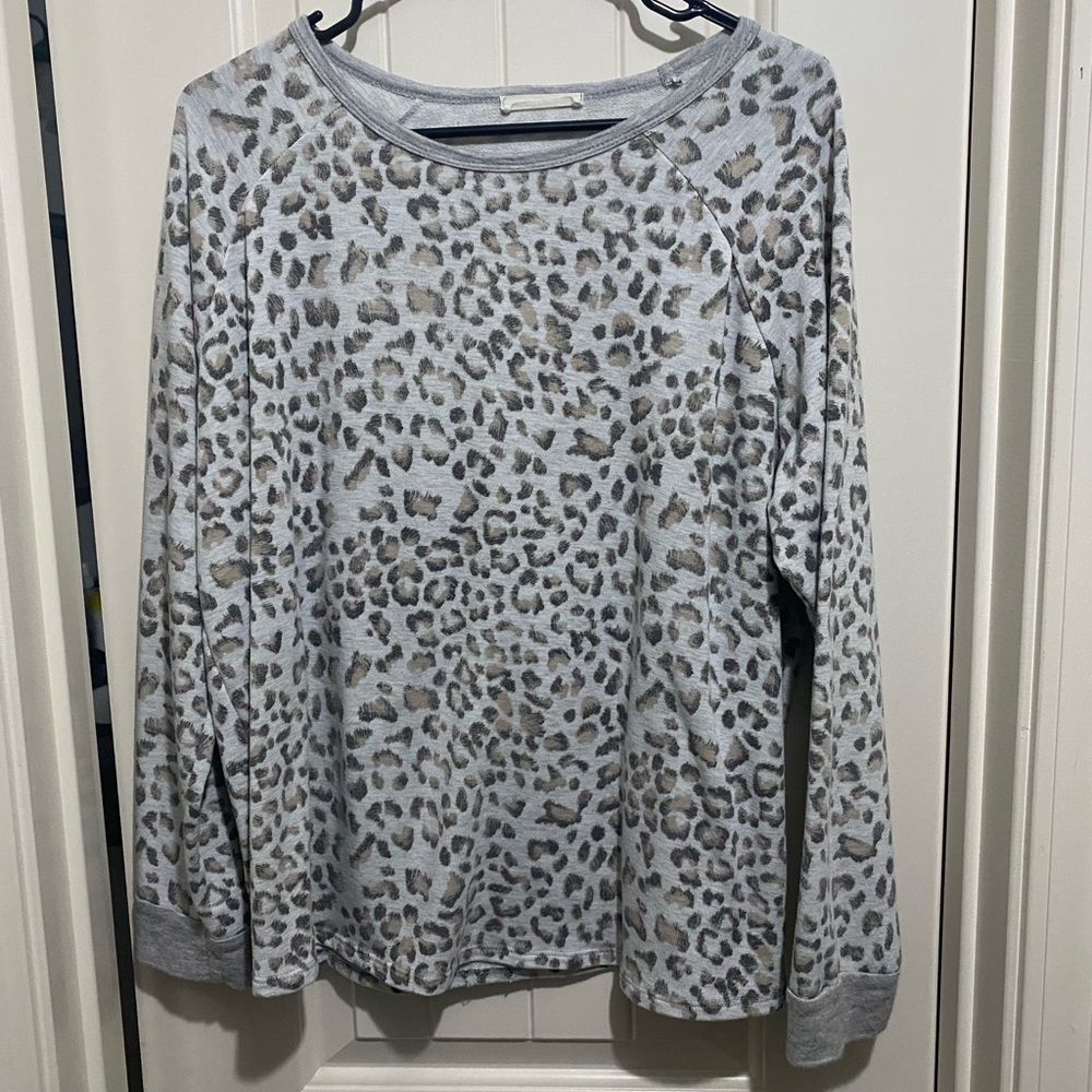 Boutique shirt. Size L